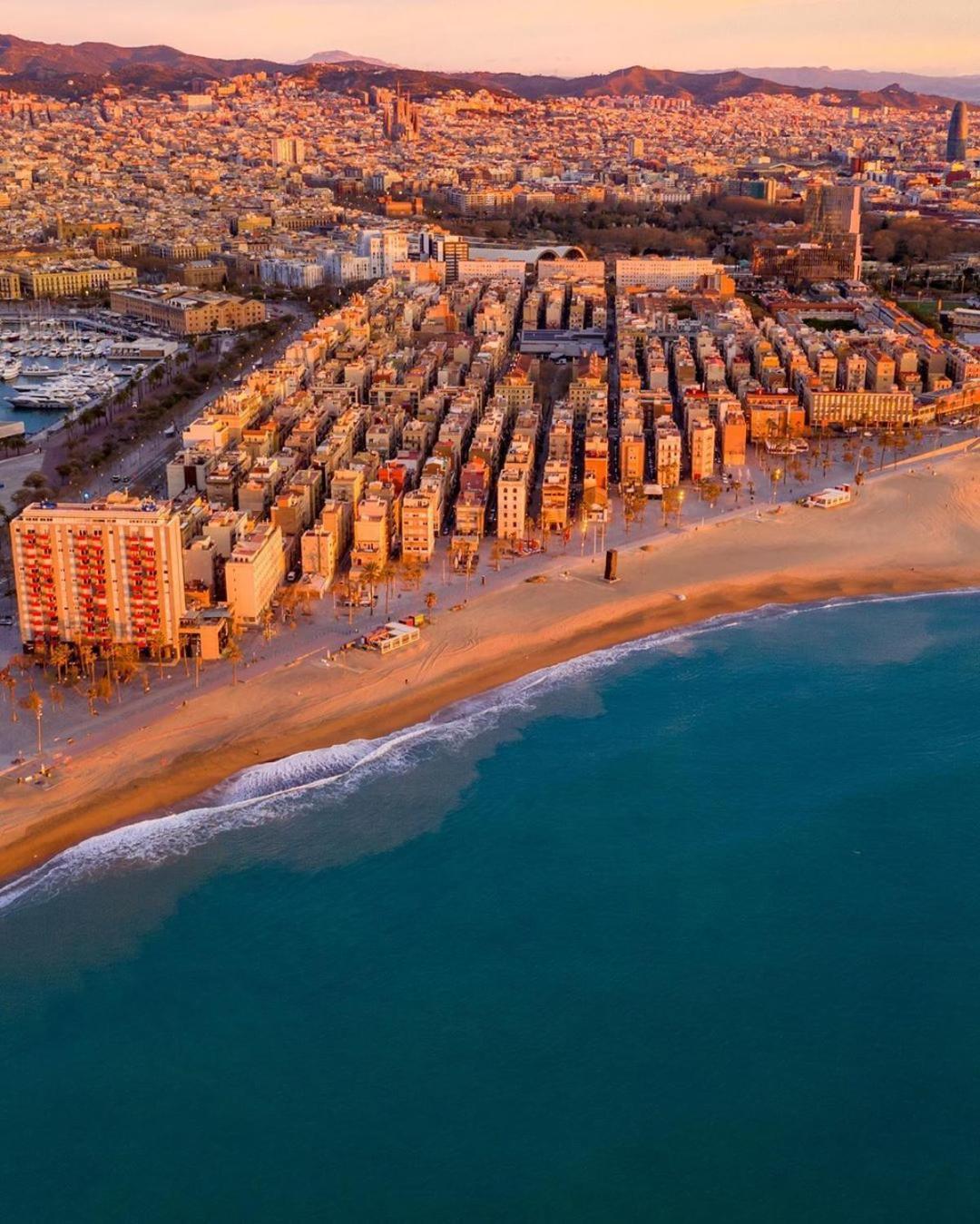 Sea View Apartments Barcelona Exteriör bild